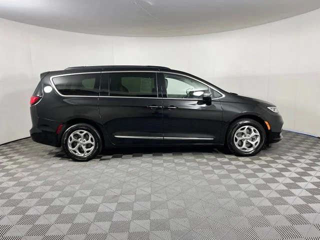 Used 2023 Black Chrysler Limited image 8