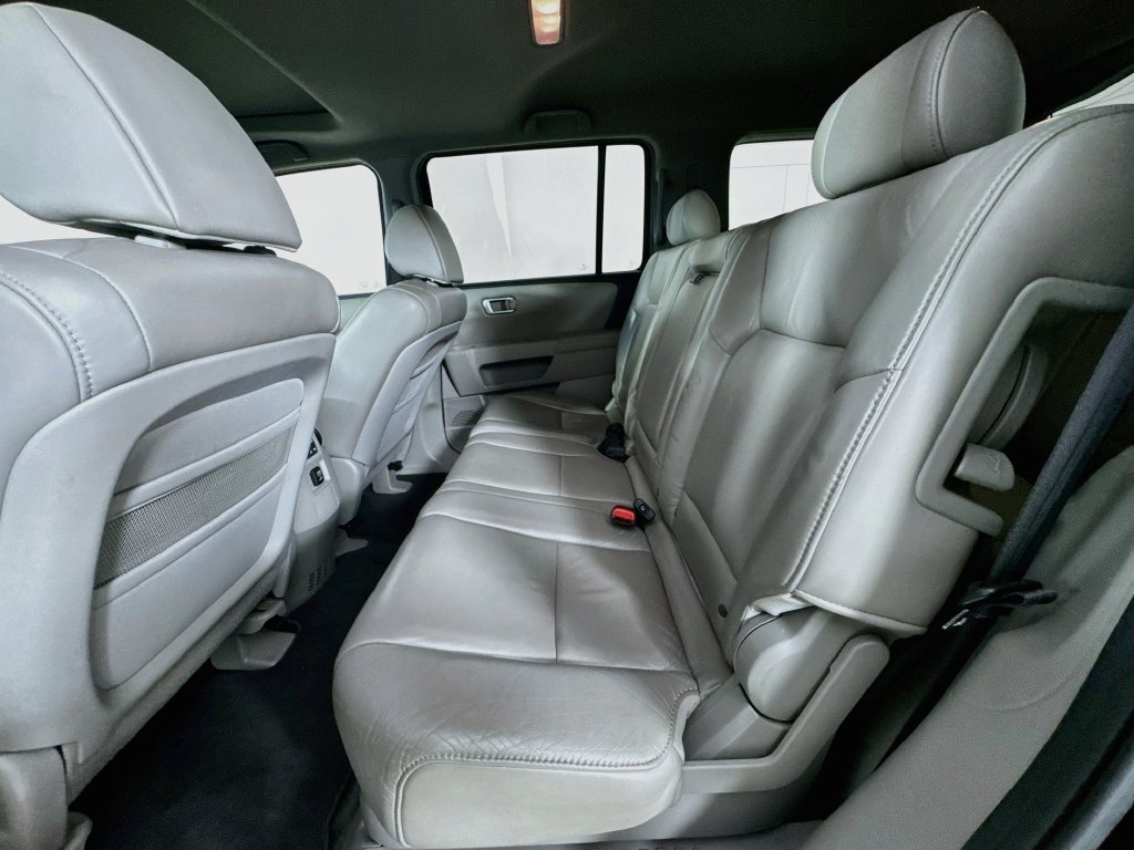 Used 2011 Black Honda EX-L image 28