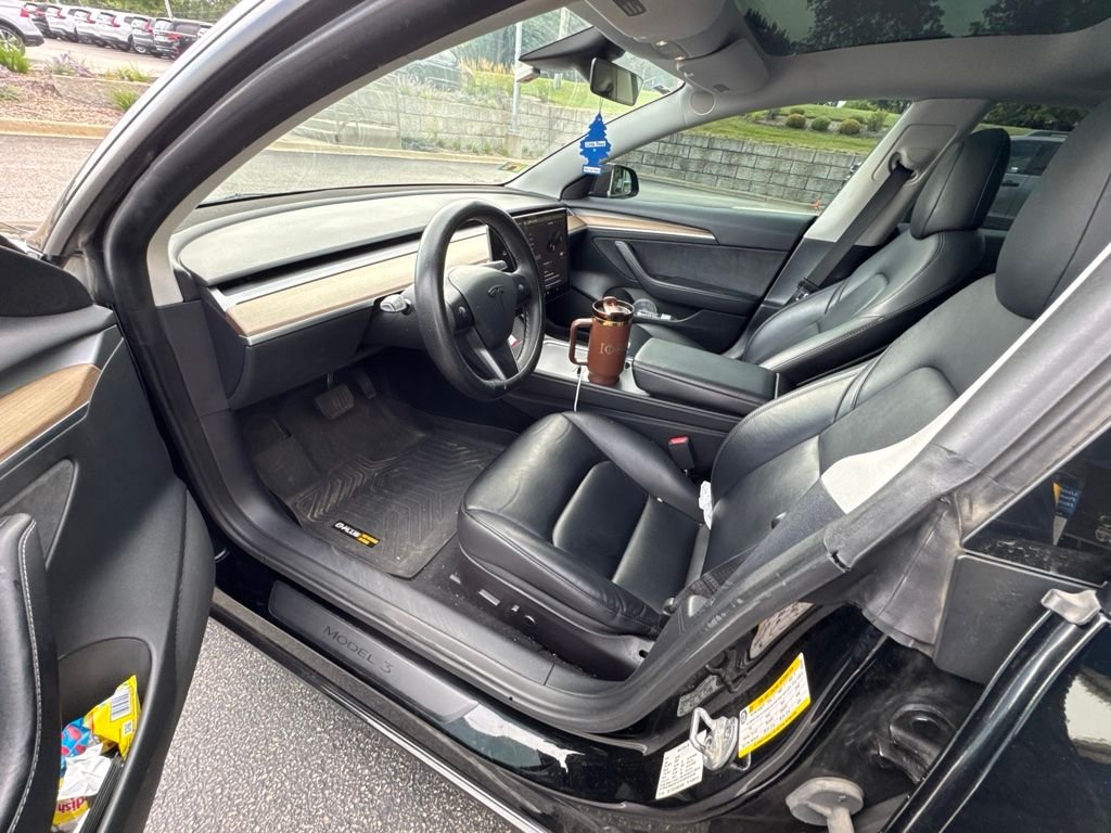 Used 2022 Solid Black Tesla Long Range image 2