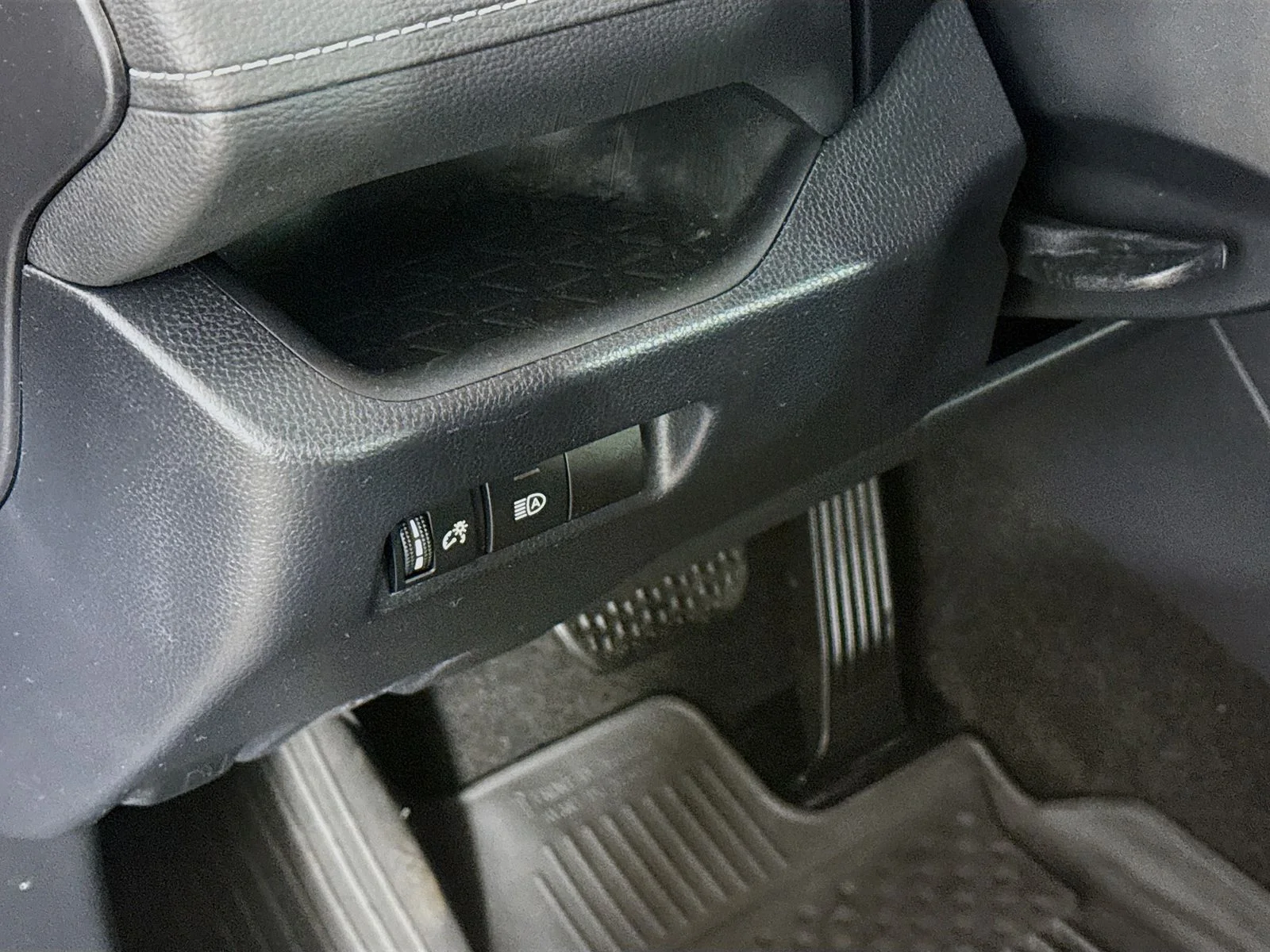 Used 2020 Blue Toyota XLE image 10