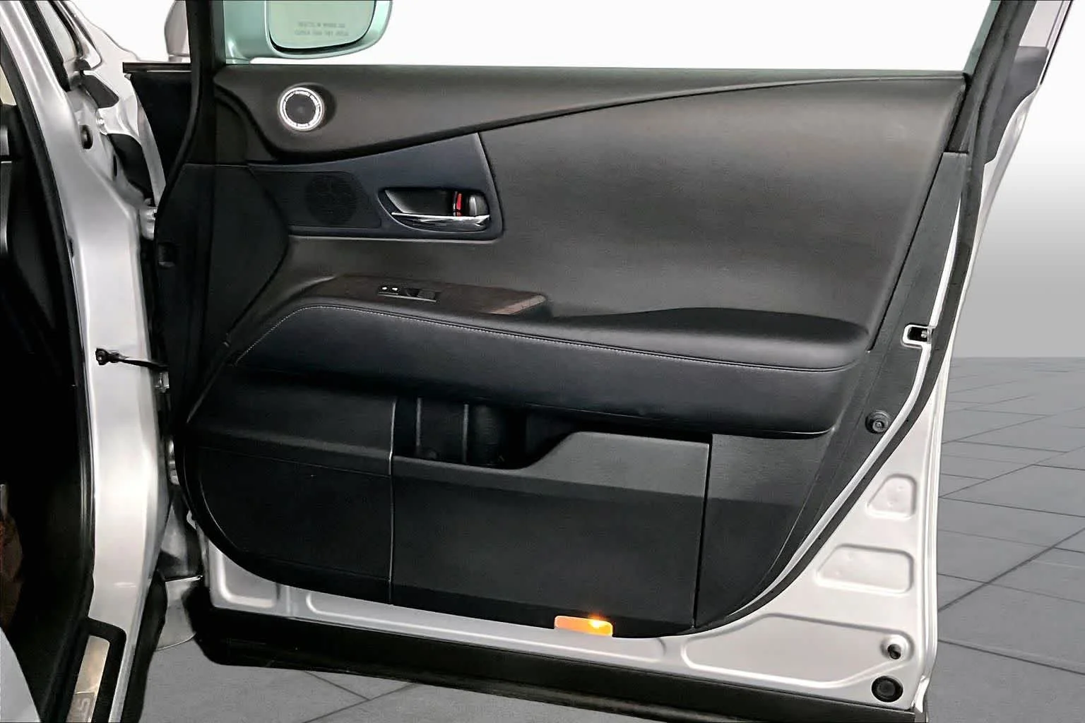 Used 2015 Silver Lining Metallic Lexus  image 23