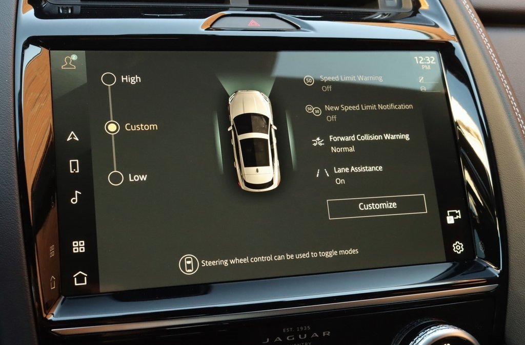 2024 JAGUAR E-PACE - Image 25