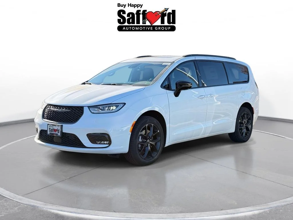 2026 Chrysler Pacifica Limited AWD's photo