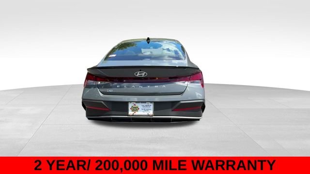 Used 2026 Gray Hyundai SEL Sport image 8