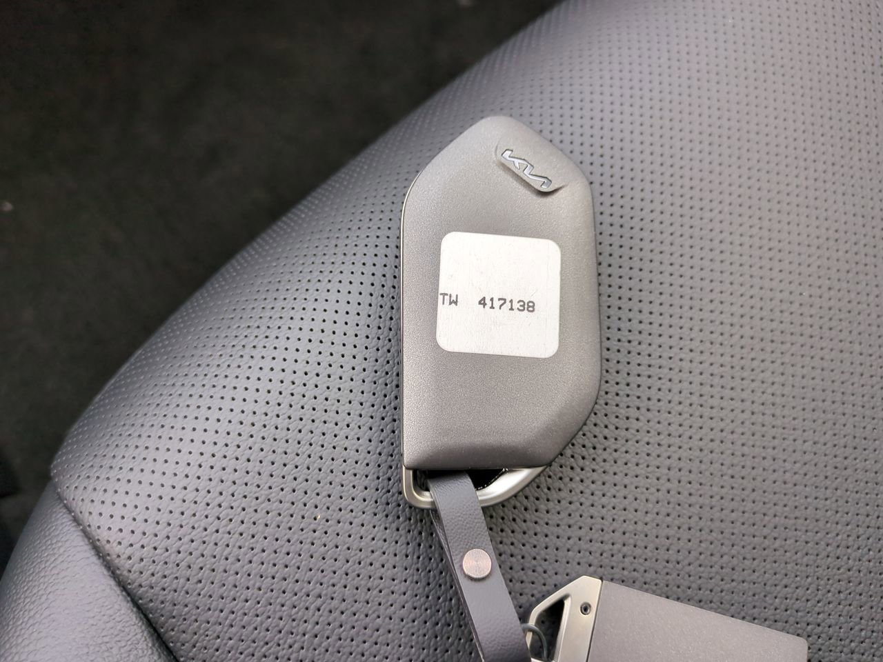 New 2026 Glacial White Pearl Kia EX image 35