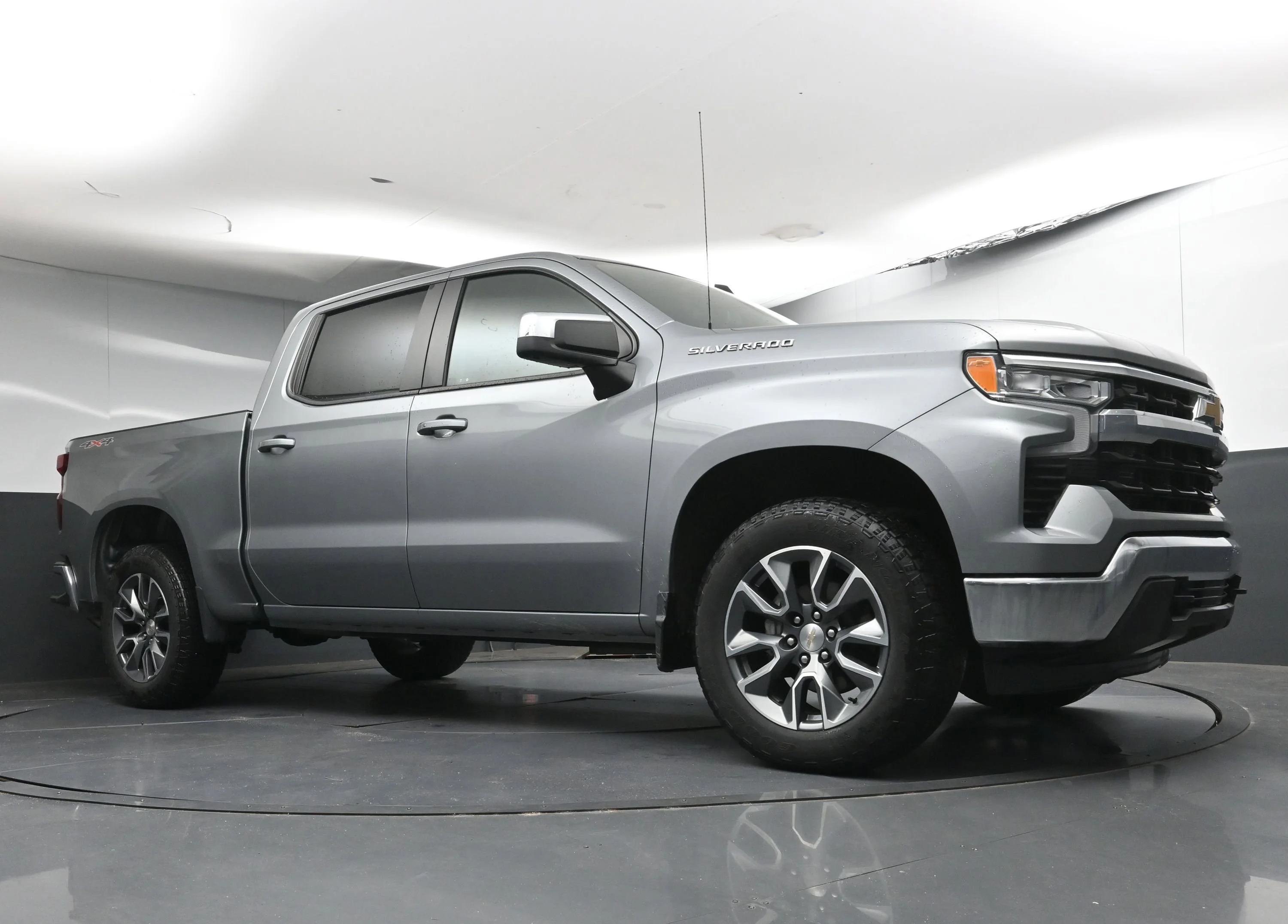 Used 2024 Sterling Gray Metallic Chevrolet LT image 23