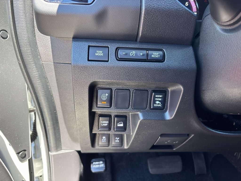 Used 2024 White Nissan PRO-4X image 19