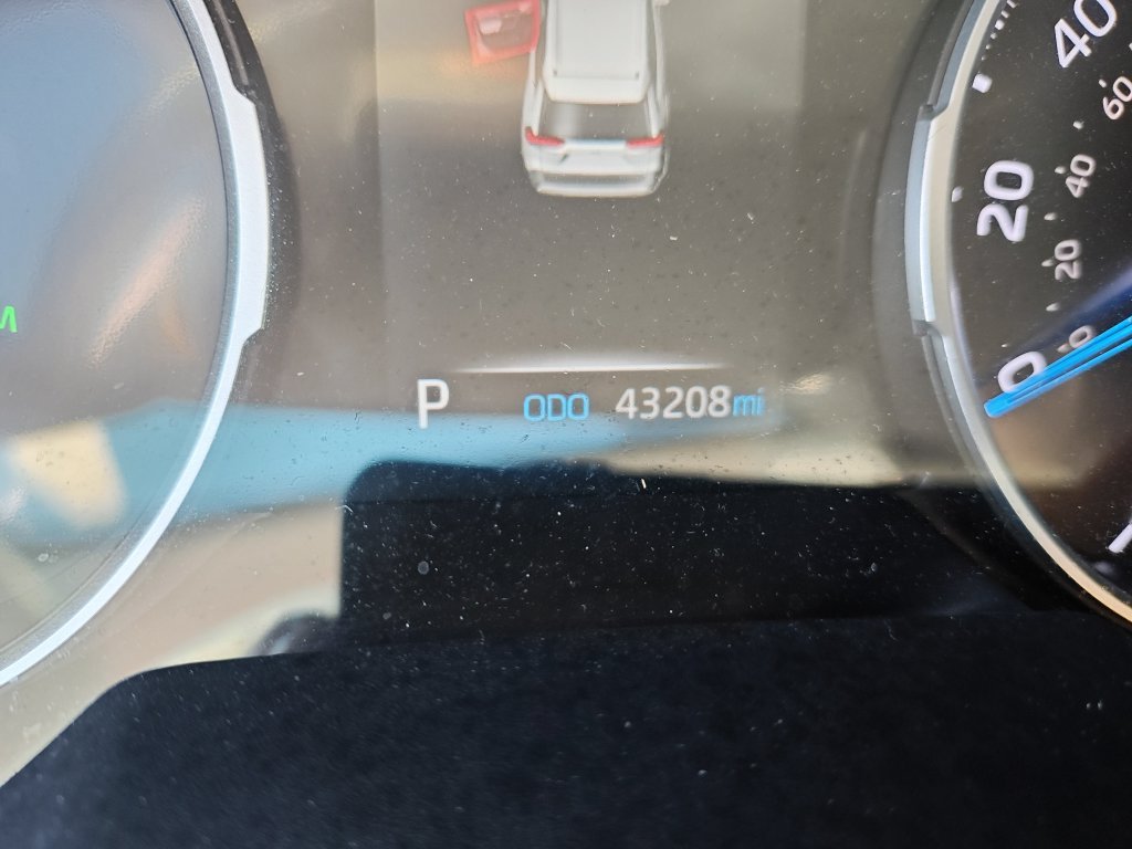 Used 2021 Silver Toyota XLE image 19