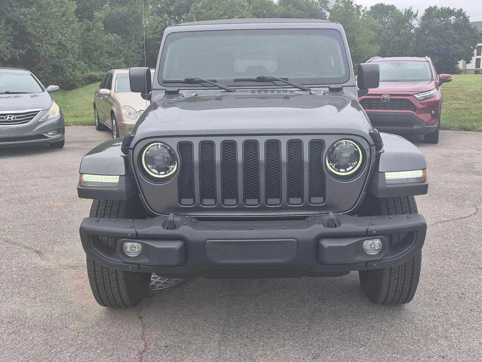 Used 2023 Granite Crystal Metallic Clearcoat Jeep Freedom image 8