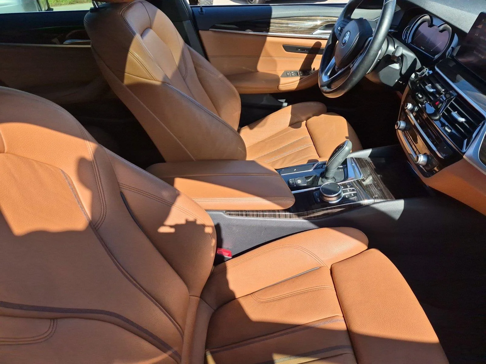 Used 2019 Mineral White Metallic BMW 530i xDrive image 38