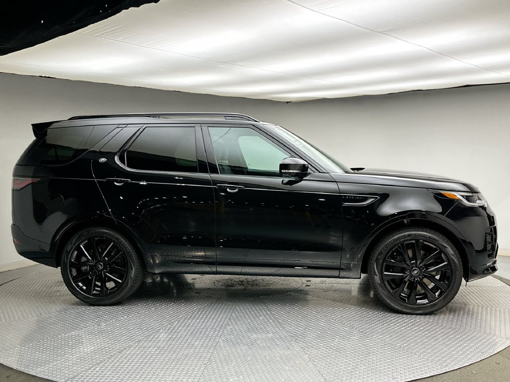 New 2026 Santorini Black Metallic Land Rover Gemini Edition image 4
