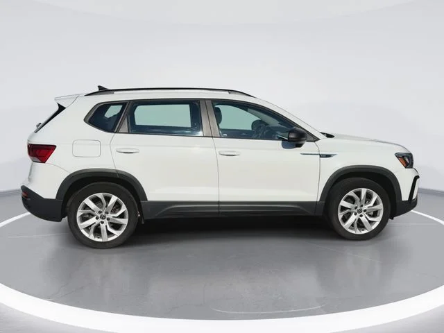 Used 2023 White Volkswagen 1.5T S image 10