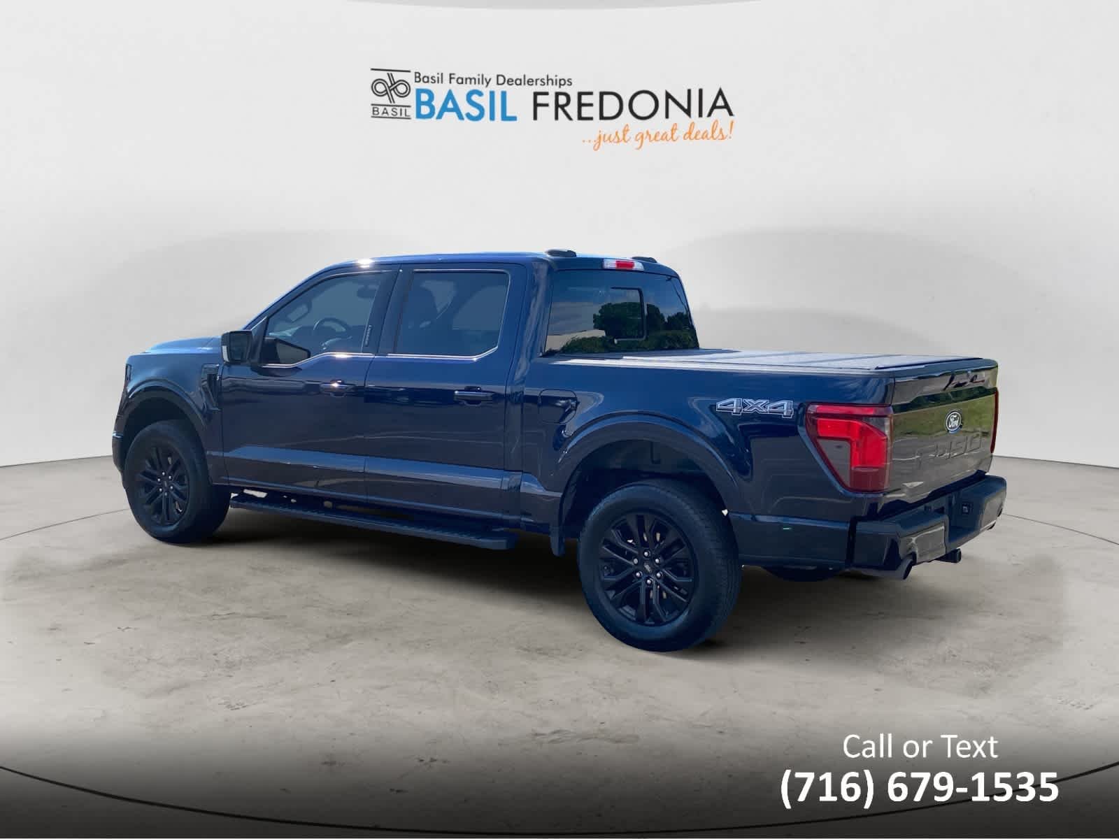 Used 2024 Antimatter Blue Ford XLT image 3