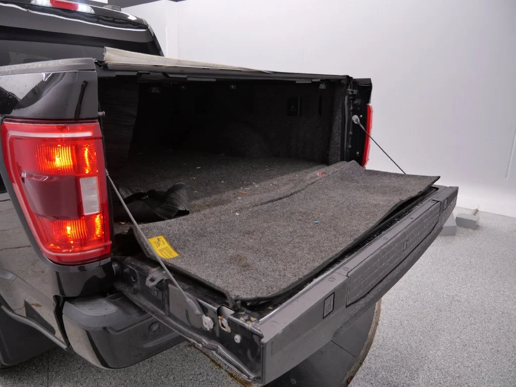 Used 2021 Black Ford XLT image 12
