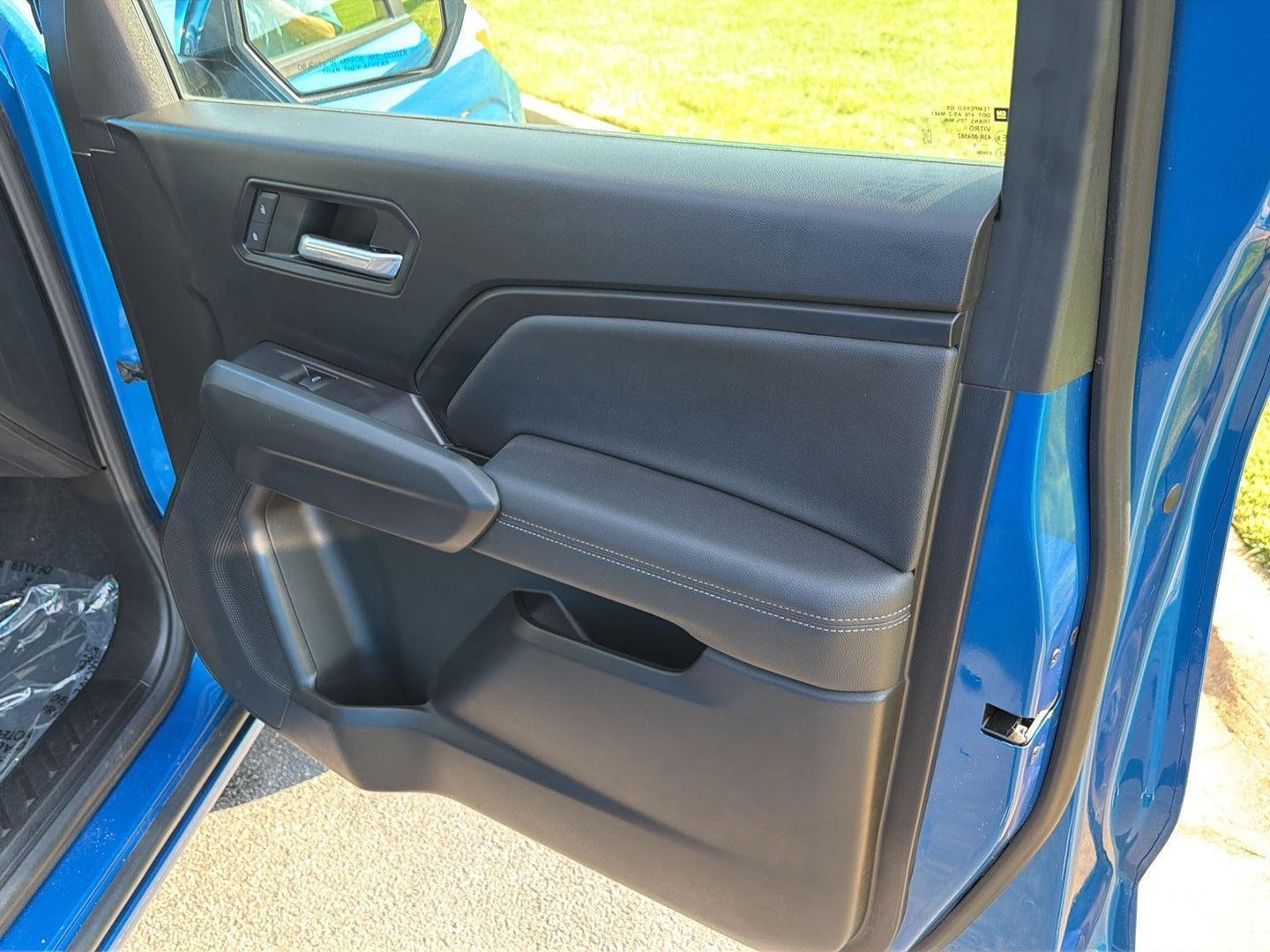 Used 2023 Glacier Blue Metallic Chevrolet 2WD LT image 14