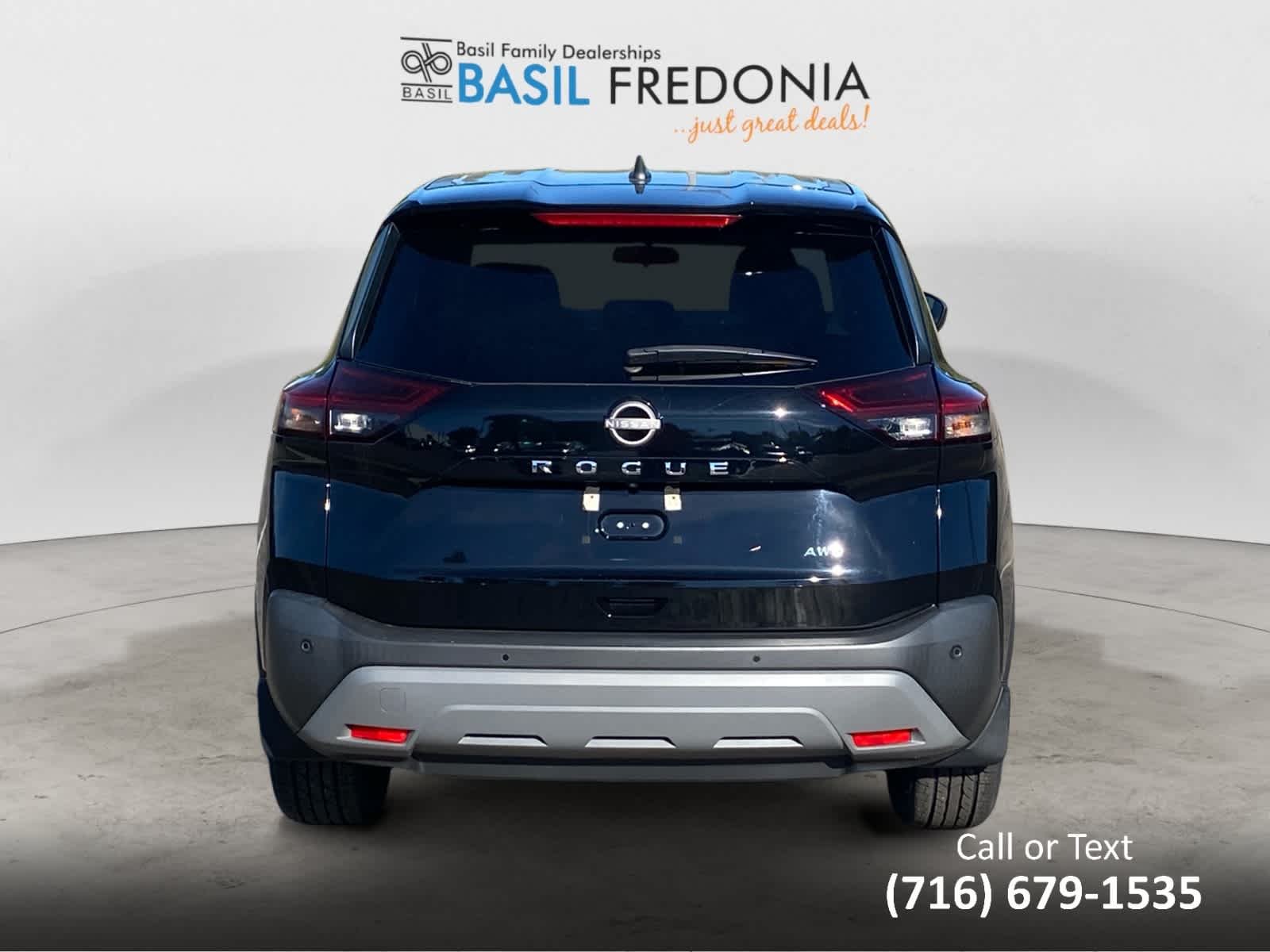Used 2023 Super Black Nissan S image 8