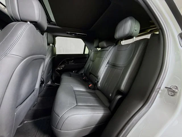 Used 2024 White Land Rover Dynamic SE image 24