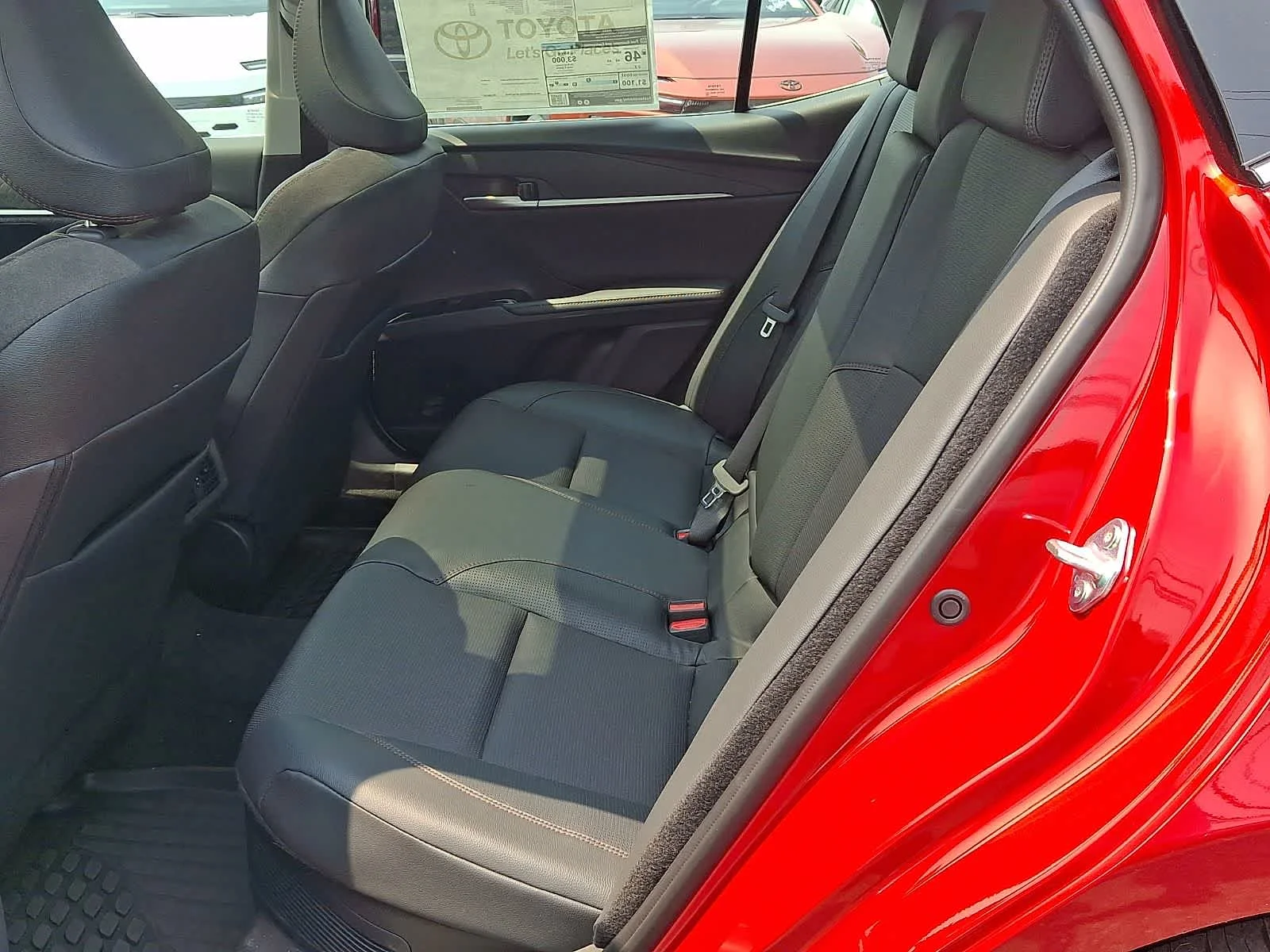 2026 Toyota Camry XLE - Photo 8