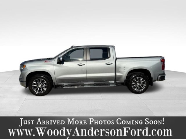 Used 2025 Sterling Gray Metallic Chevrolet LT image 3