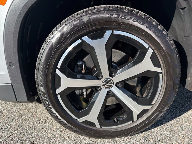 Used 2026 Silver Volkswagen SE image 8