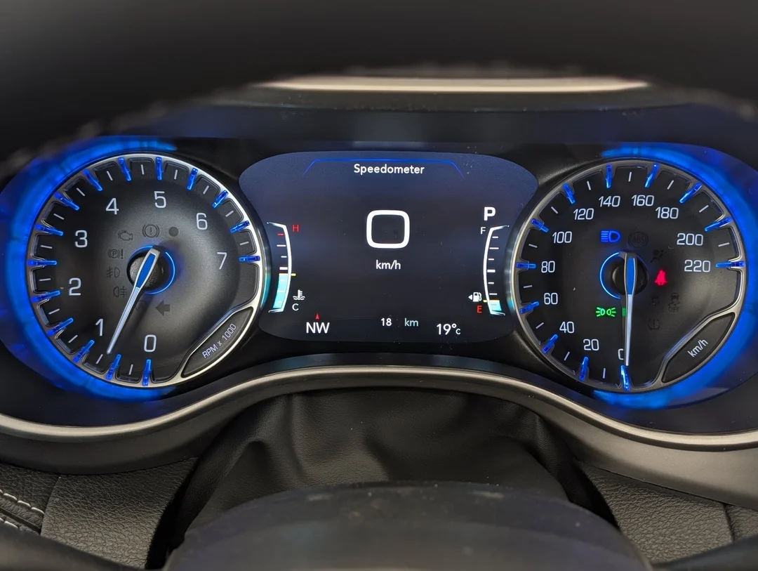 New 2027 White Chrysler Select - - AWD - 3.6L Pentastar VVT V6 - Safety Sphere Pkg w/ 360 Cam - Stow n Go Seats & More! image 19