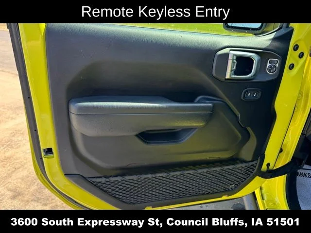Used 2023 Yellow Jeep Sport S image 17