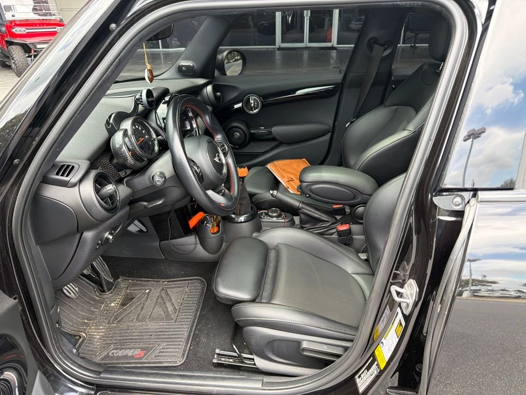 Used 2018 Black MINI Base image 6