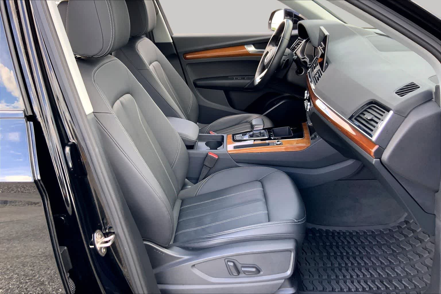 Used 2025 Brilliant Black Audi Premium image 9