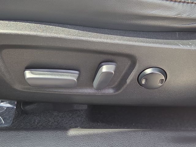 Used 2019 White Toyota XLE image 15