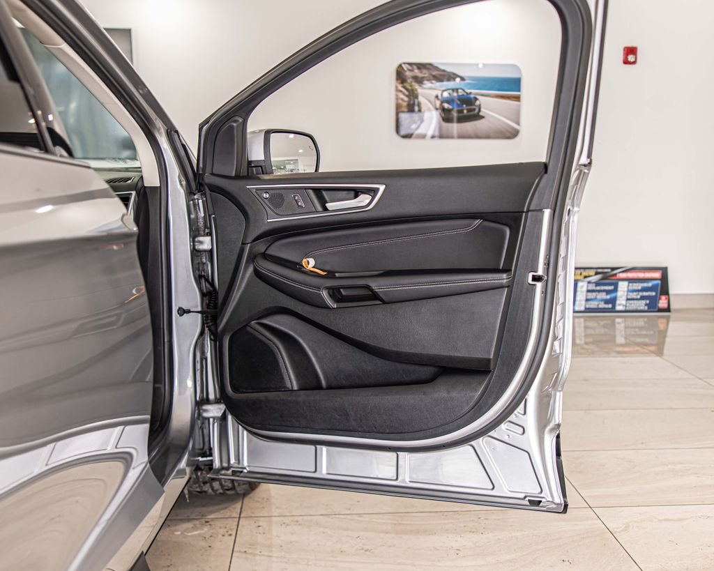 Used 2022 Silver Ford Titanium image 43