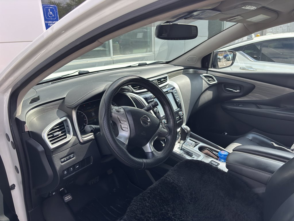 Used 2018 Pearl White Nissan SL image 9
