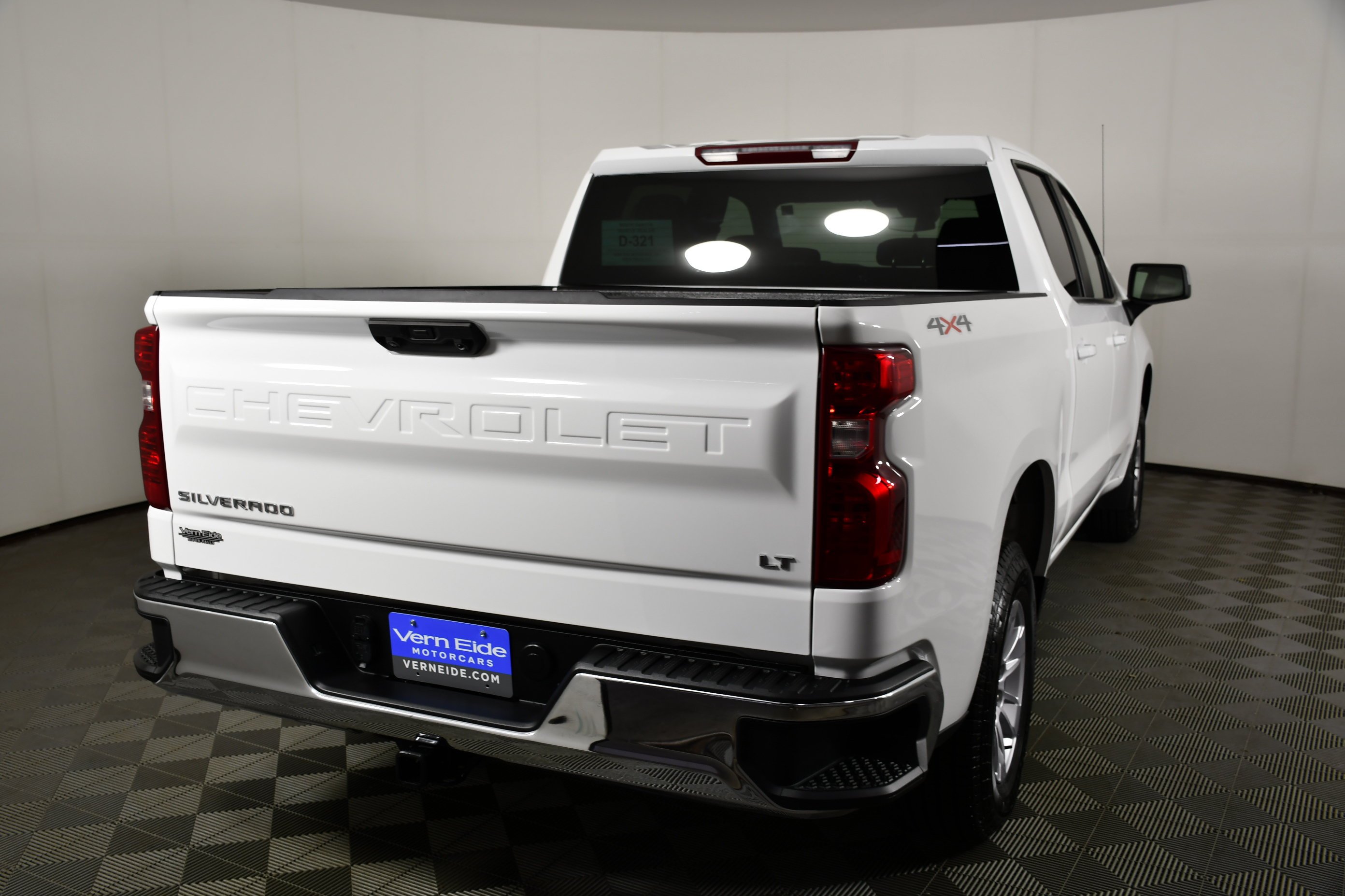 Used 2026 Summit White Chevrolet LT image 7