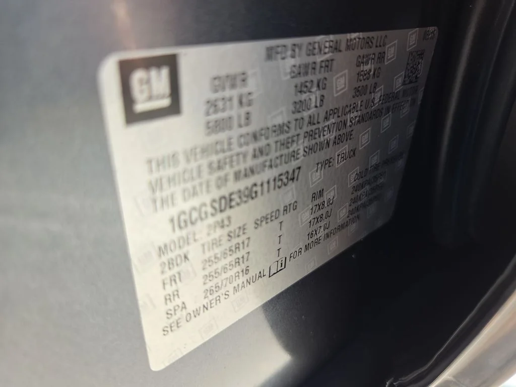 Used 2016 Gray Chevrolet Z71 image 31