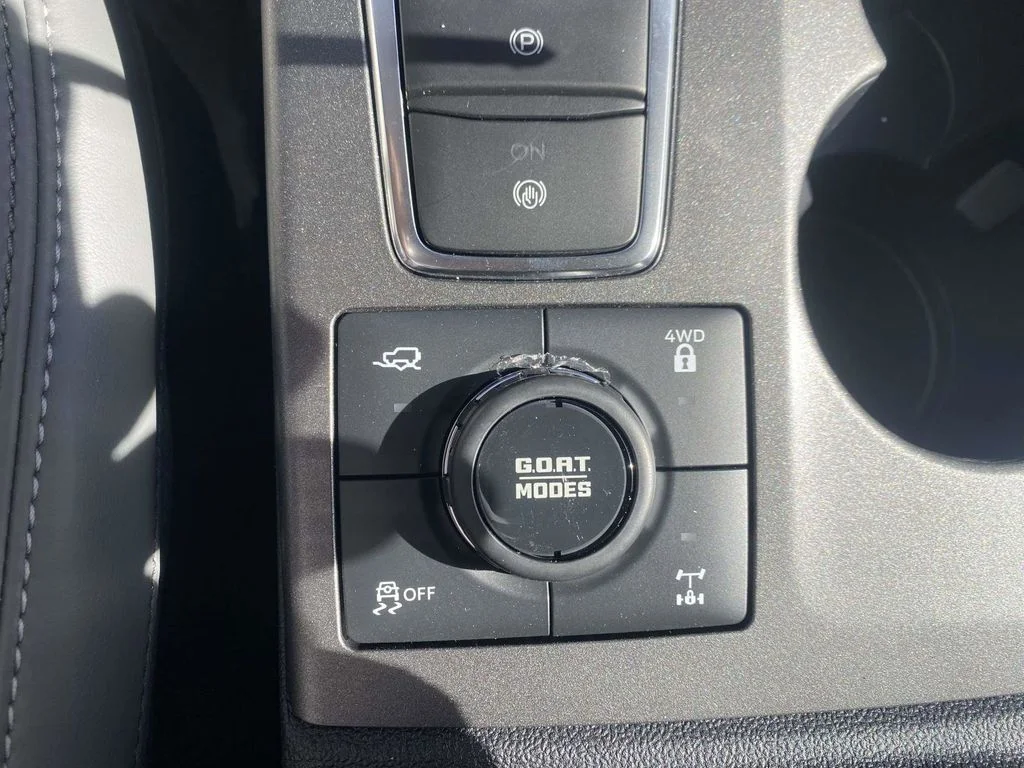 New 2025 Oxford White Ford Badlands® image 27
