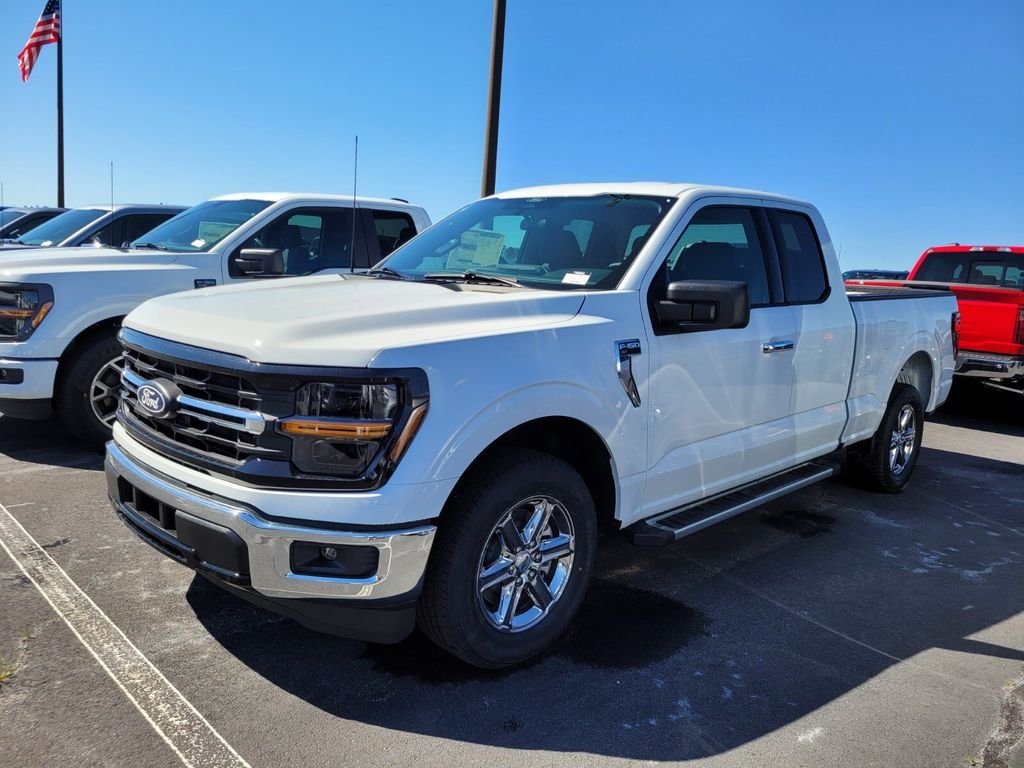 New 2025 Oxford White Ford XLT image 25