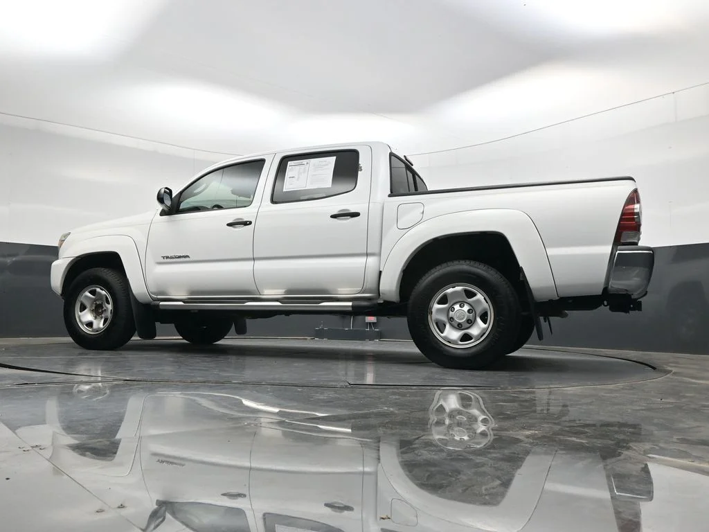 Used 2015 White Toyota PreRunner image 36
