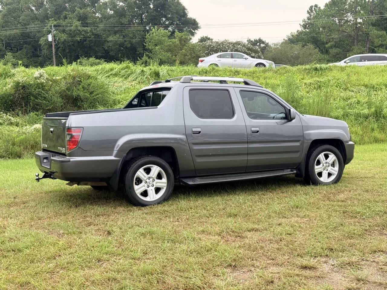 Used 2013 Gray Honda RTL 4x4 4dr Crew Cab image 5
