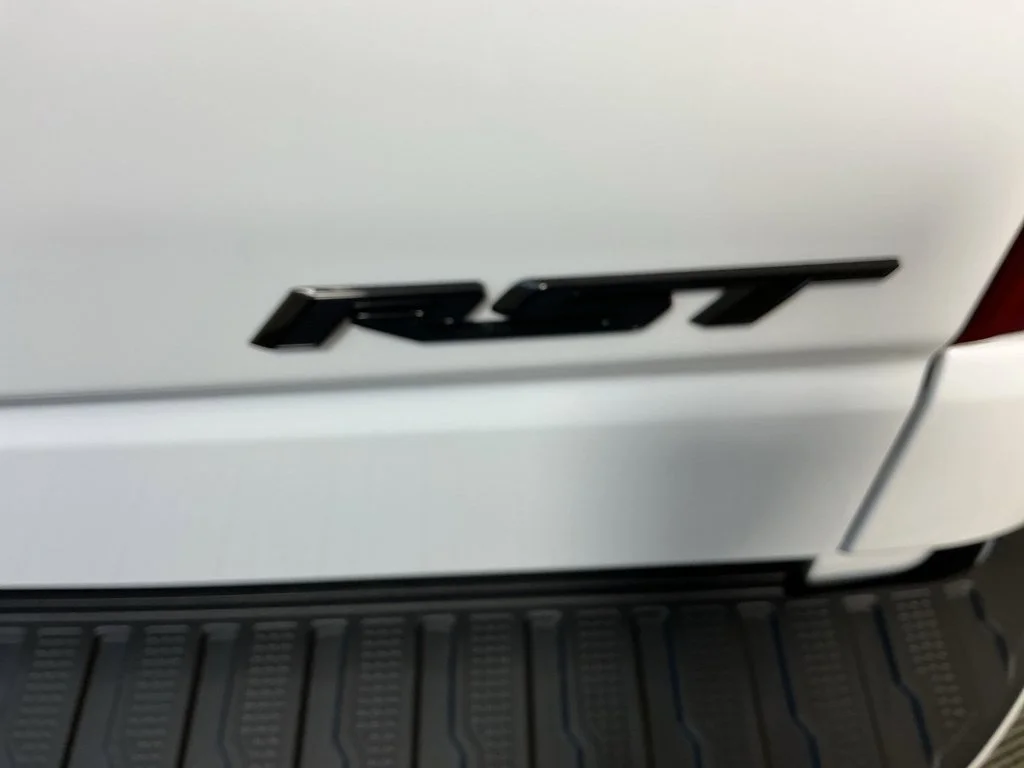 Used 2024 Summit White Chevrolet RST image 11