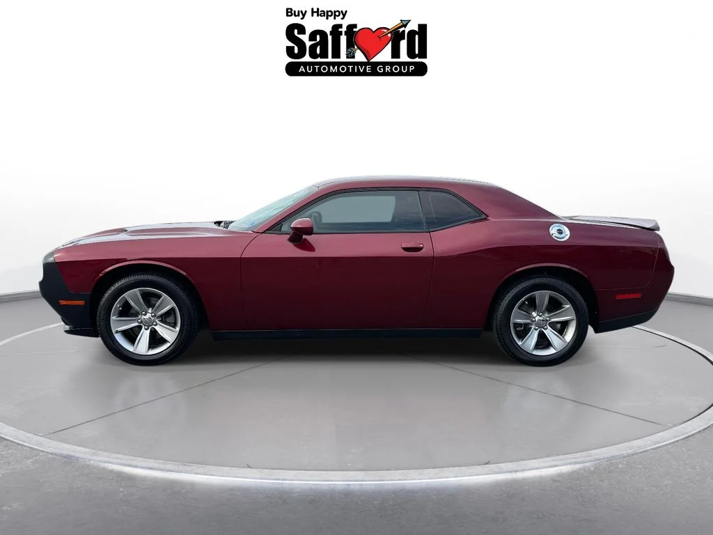 Used 2019 Red Dodge SXT image 4