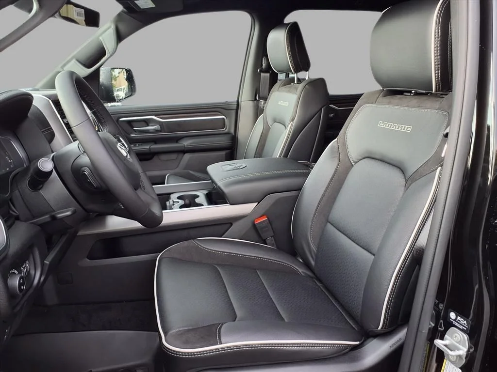 New 2026 Diamond Black Crystal Pearl-Coat Exterior Paint RAM Laramie image 19