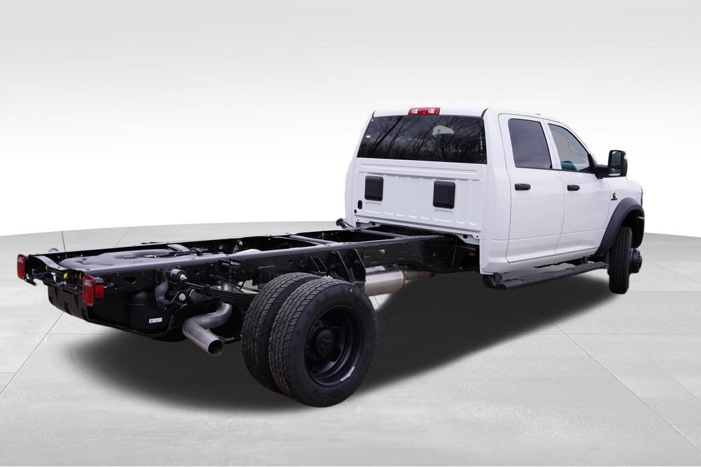 New 2026 Bright White Clearcoat RAM Tradesman image 3