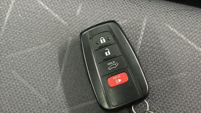 Used 2025 Silver Sky Metallic Toyota Hybrid XLE image 38