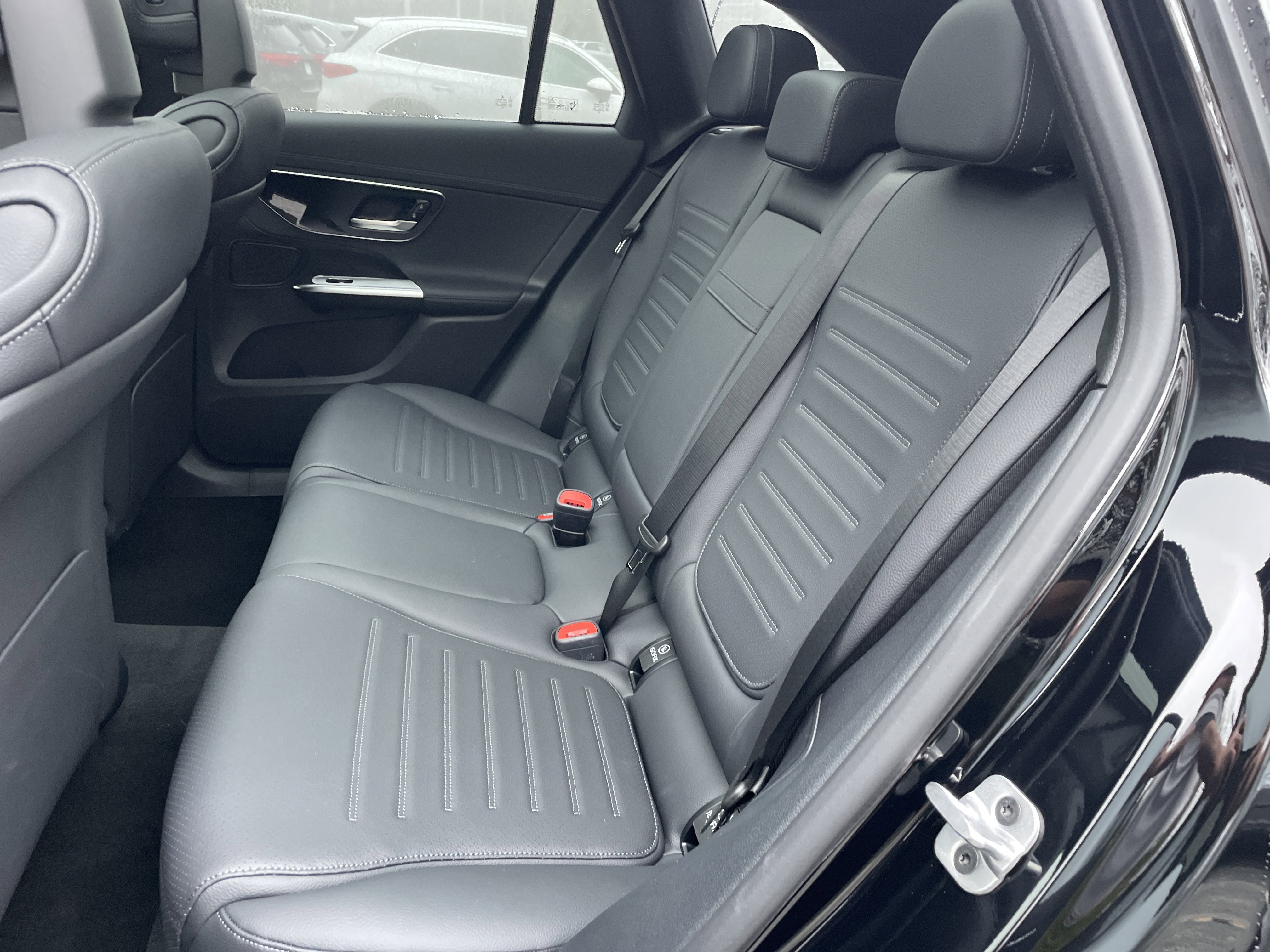 New 2026 Black Mercedes-Benz GLC 300 SUV image 37