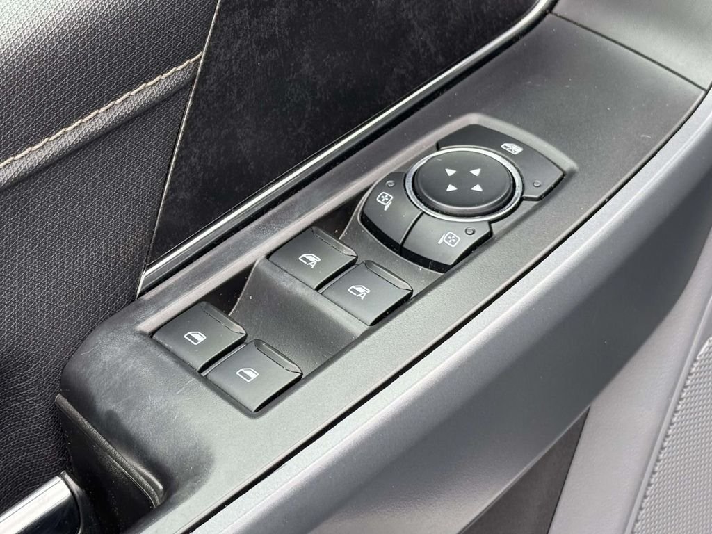 Used 2021 Silver Ford XLT image 28