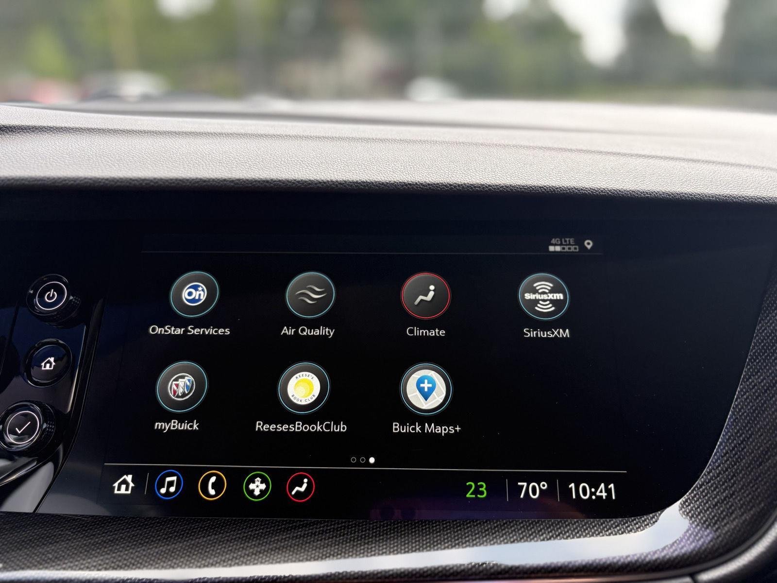 Used 2023 Ebony Twilight Metallic Buick Essence image 6