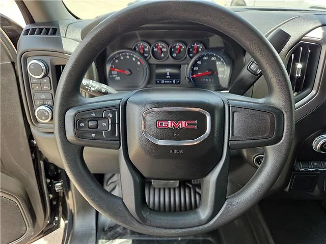 Used 2024 Onyx Black GMC Pro 4x4 Crew Cab 5.75 ft. box 147.4 in. WB image 13