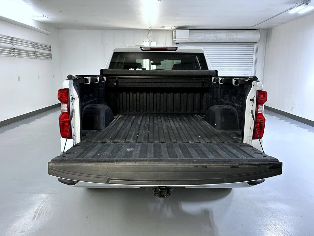 Used 2023 SUMMIT WHITE Chevrolet LT image 21