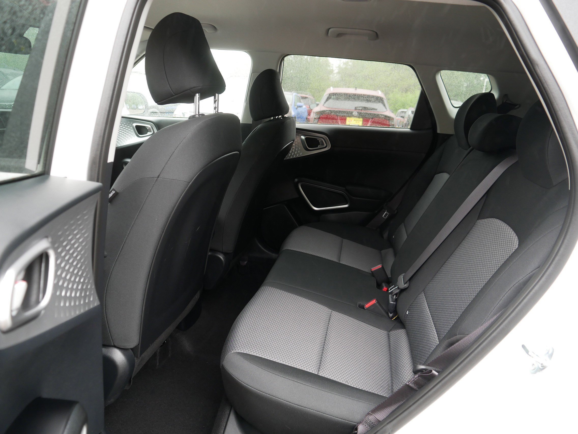 Used 2025  Kia LX image 35