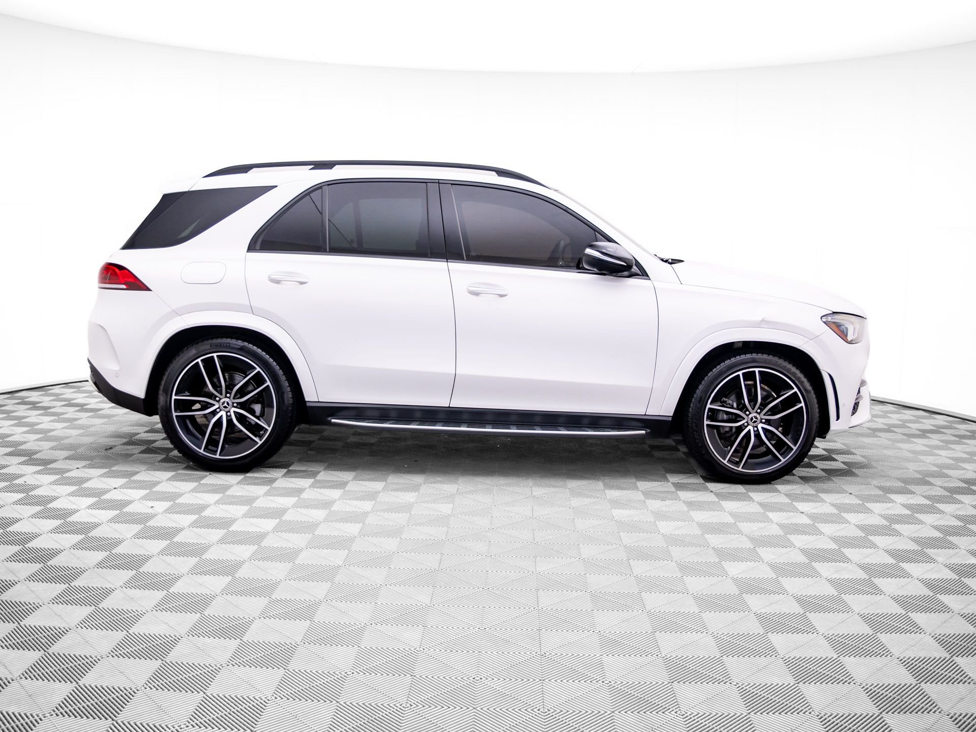 Used 2023 White Mercedes-Benz GLE 580 image 6