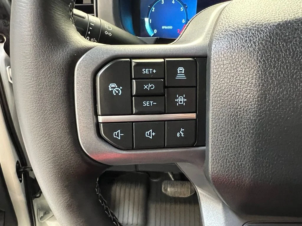 Used 2025 White Ford Lariat image 20